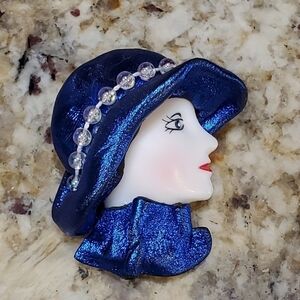 VINTAGE 1980S LADY HEAD FACE BROOCH PIN FASHION COSTUME JEWELRY METALLIC BLUE